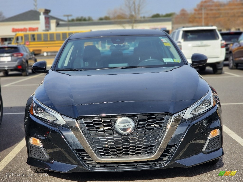 2022 Altima SR - Super Black / Charcoal photo #2