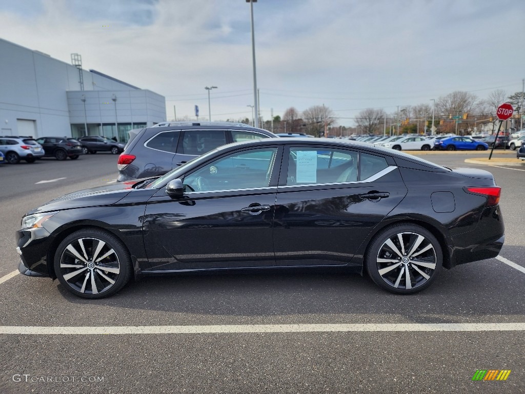 2022 Altima SR - Super Black / Charcoal photo #7