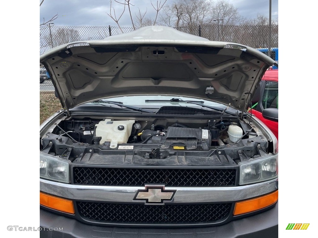 2003 Chevrolet Express 1500 AWD Passenger Conversion Van Engine Photos