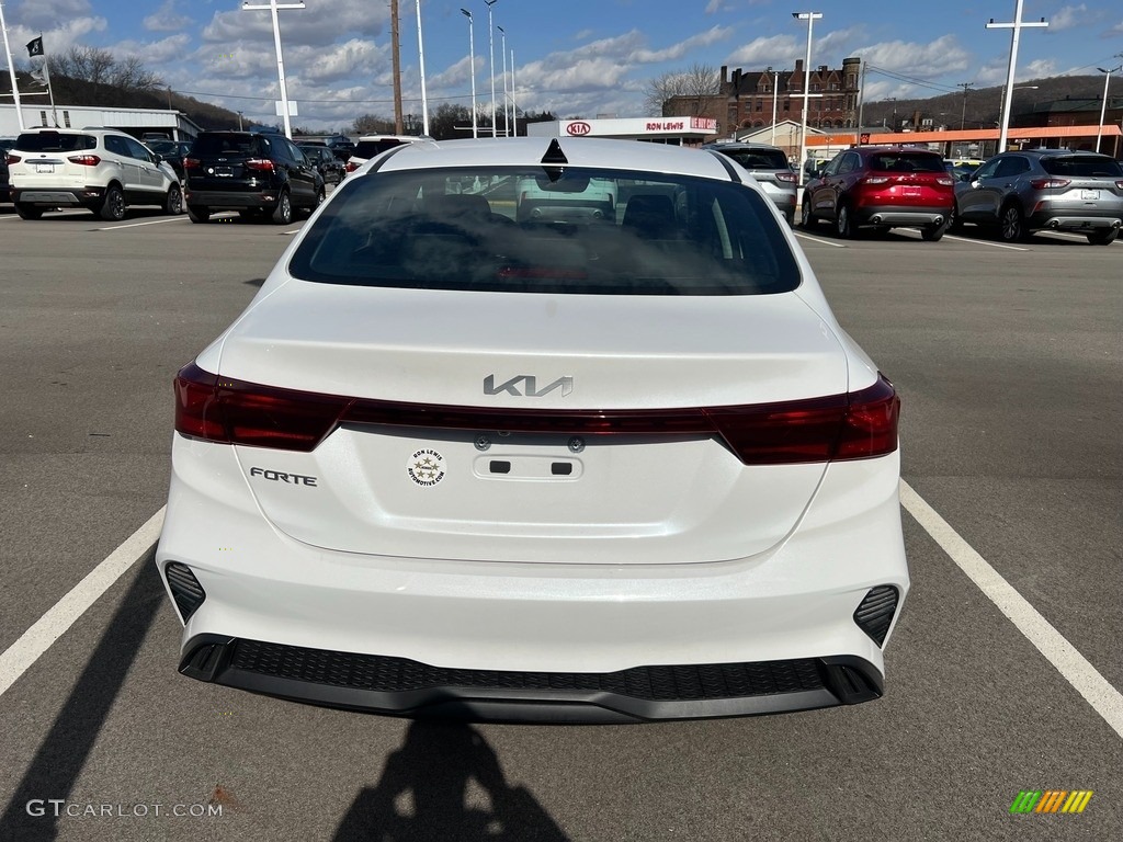 2023 Forte LXS - Clear White / Black photo #7