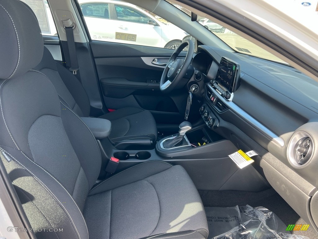 2023 Forte LXS - Clear White / Black photo #11