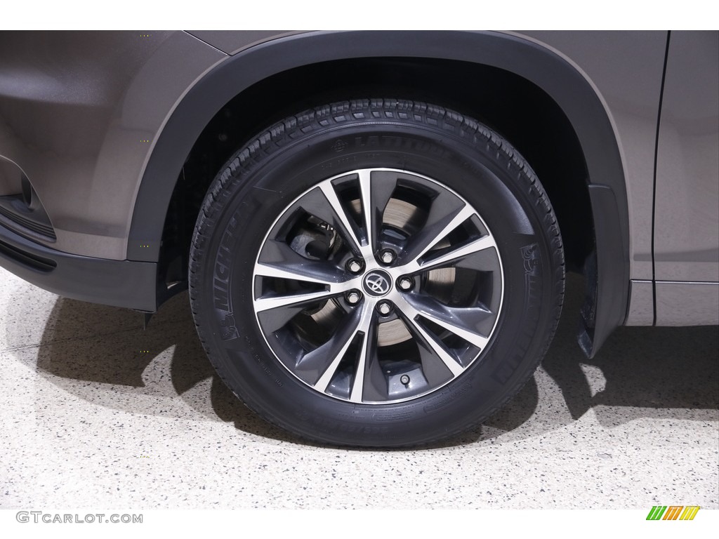 2016 Highlander XLE - Predawn Gray Mica / Ash photo #22