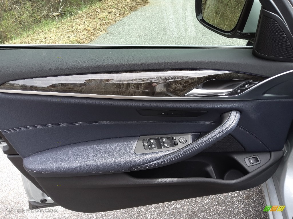 2018 BMW 5 Series 530i Sedan Door Panel Photos