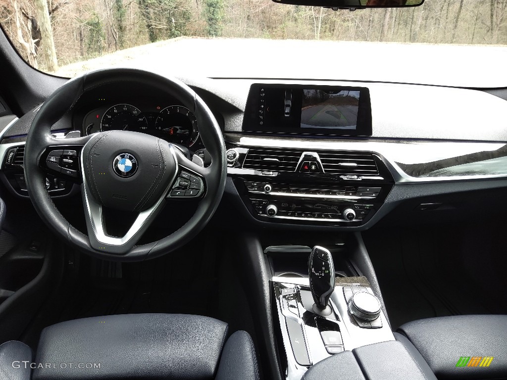 2018 5 Series 530i Sedan - Glacier Silver Metallic / Night Blue photo #16