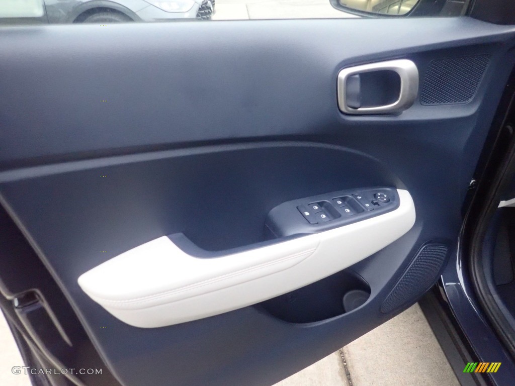 2023 Hyundai Venue Limited Door Panel Photos
