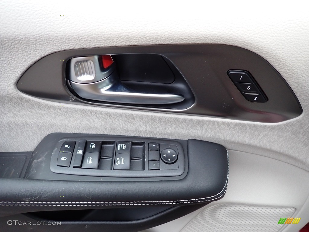 2023 Pacifica Touring L - Velvet Red Pearl / Black/Alloy photo #15