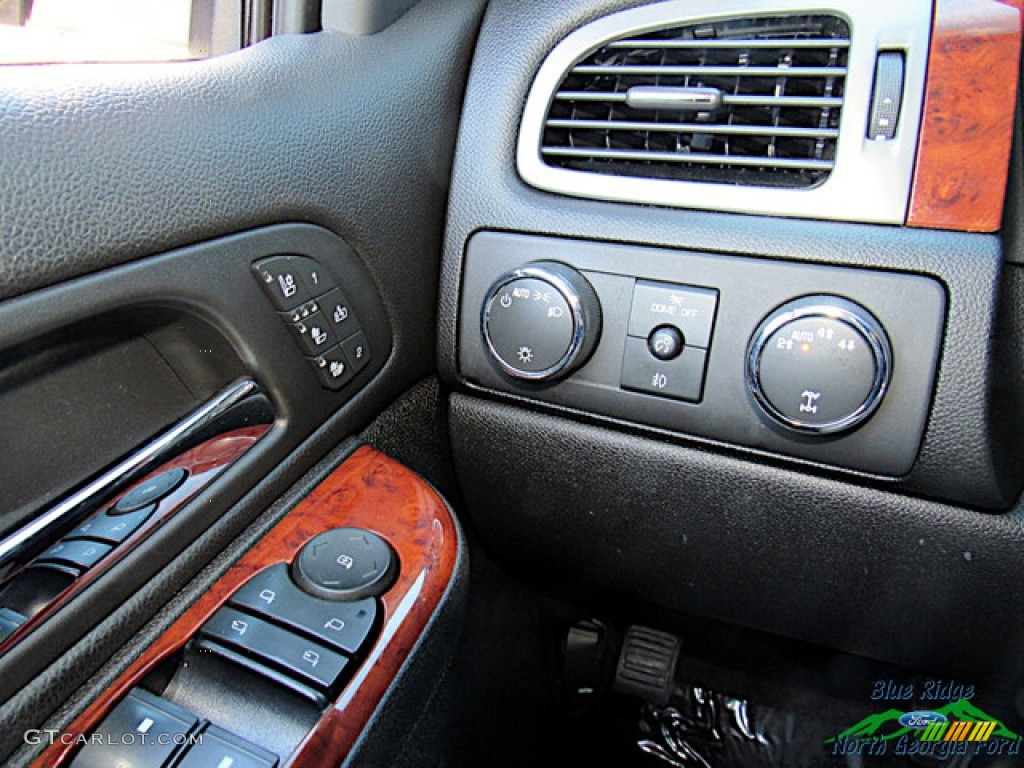 2013 Avalanche LTZ 4x4 Black Diamond Edition - Black / Ebony photo #26