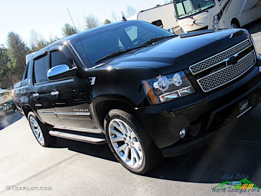 2013 Avalanche LTZ 4x4 Black Diamond Edition - Black / Ebony photo #31