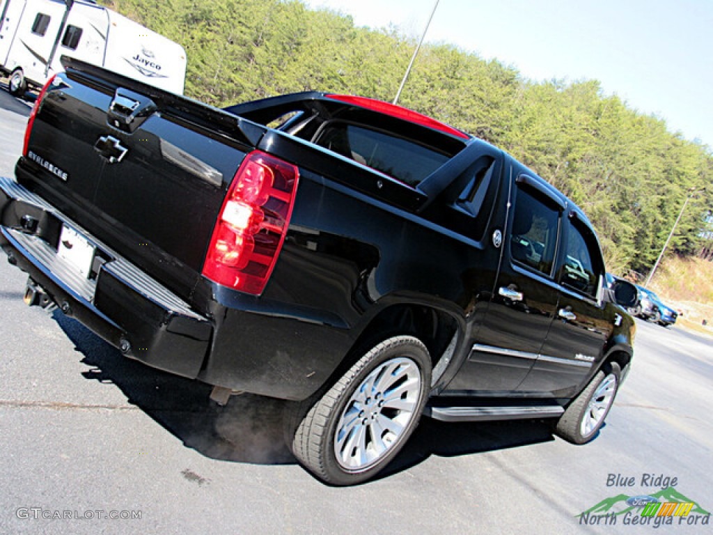 2013 Avalanche LTZ 4x4 Black Diamond Edition - Black / Ebony photo #32