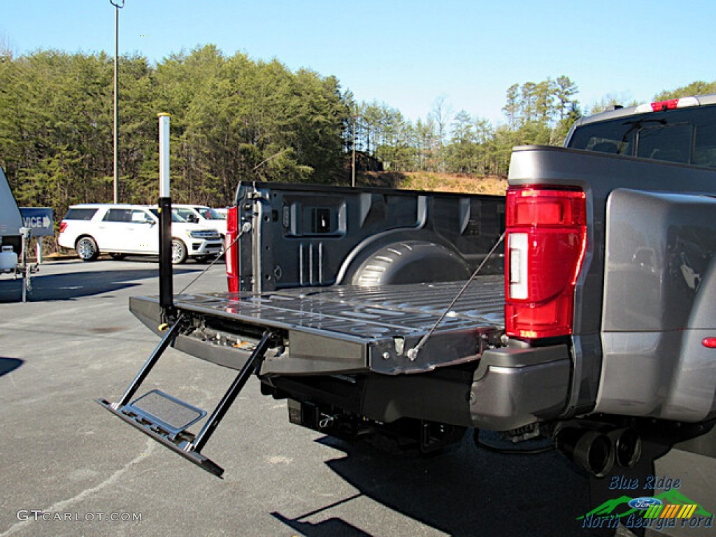 2022 F350 Super Duty Tuscany Black Ops Lariat Crew Cab 4x4 - Carbonized Gray / Black Onyx photo #13