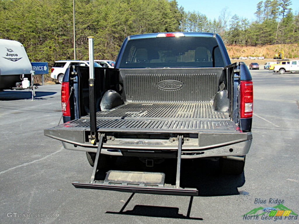 2016 F150 XLT SuperCrew 4x4 - Blue Jeans / Medium Earth Gray photo #14