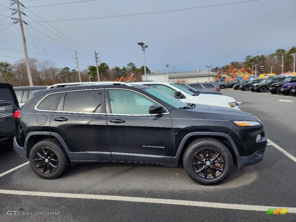 Diamond Black Crystal Pearl 2018 Jeep Cherokee Latitude Plus 4x4 Exterior Photo #145660845