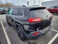 Diamond Black Crystal Pearl - Cherokee Latitude Plus 4x4 Photo No. 7