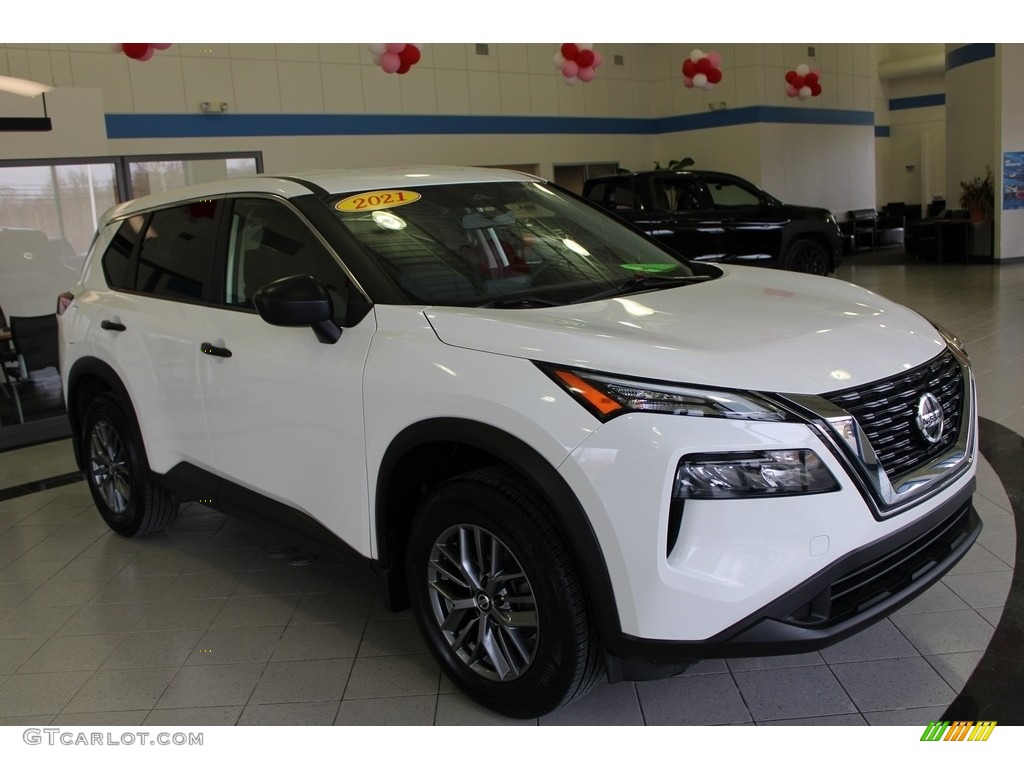 2021 Rogue S AWD - Glacier White / Gray photo #3