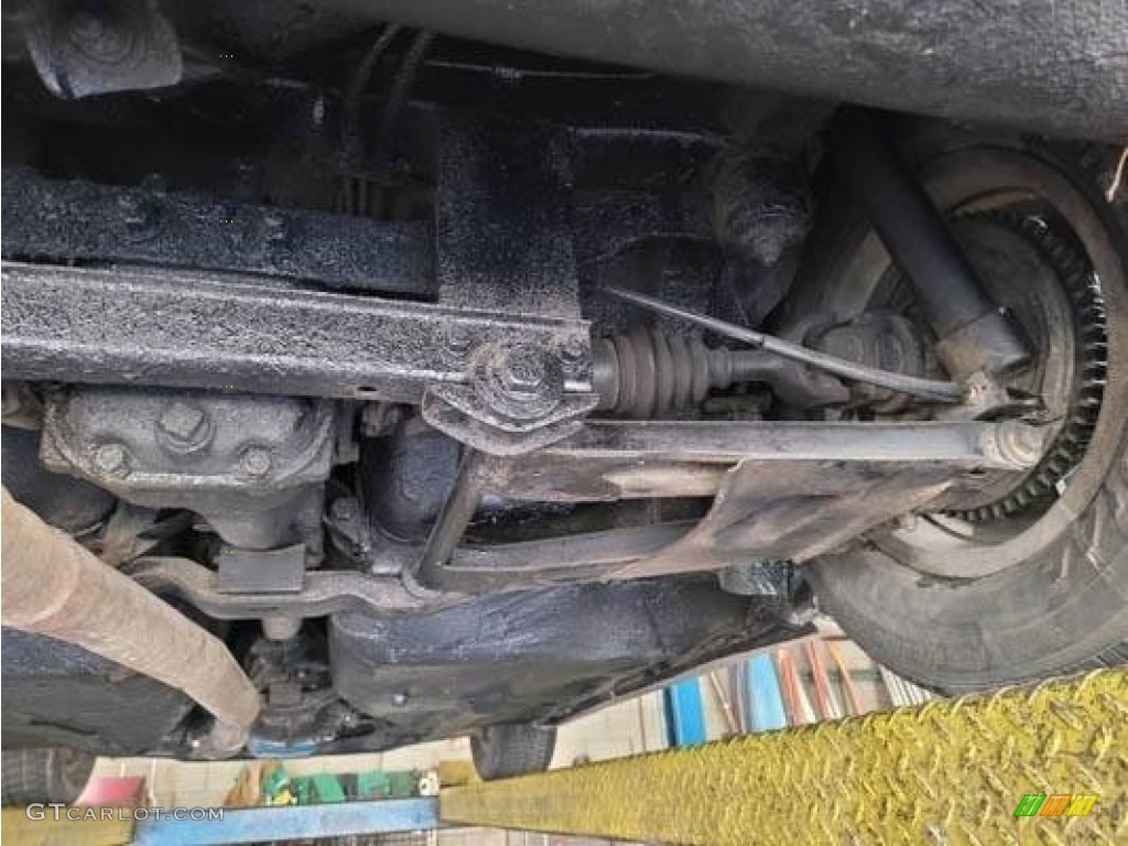 1971 Datsun 240Z Standard 240Z Model Undercarriage Photo #145668073