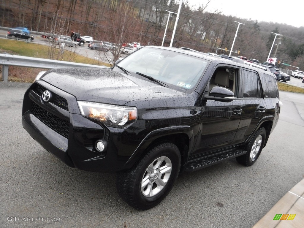 2019 4Runner SR5 Premium 4x4 - Midnight Black metallic / Sand Beige photo #16