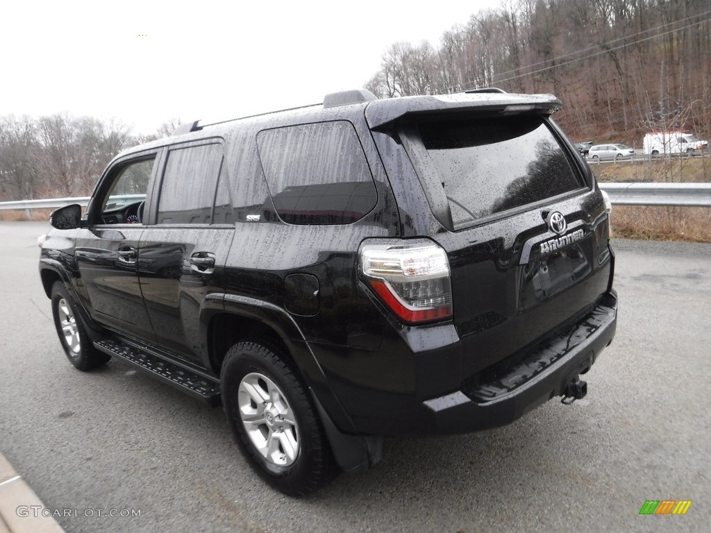2019 4Runner SR5 Premium 4x4 - Midnight Black metallic / Sand Beige photo #18
