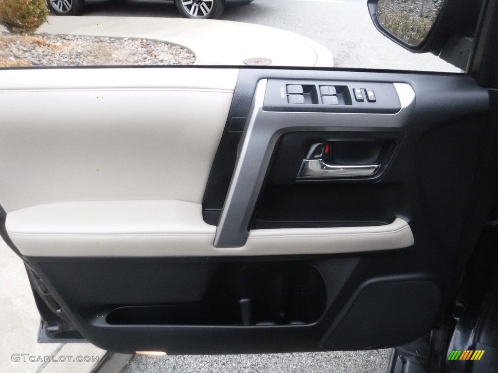 2019 4Runner SR5 Premium 4x4 - Midnight Black metallic / Sand Beige photo #25