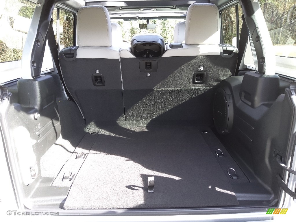 2023 Jeep Wrangler Unlimited High Altitude 4x4 Trunk Photos