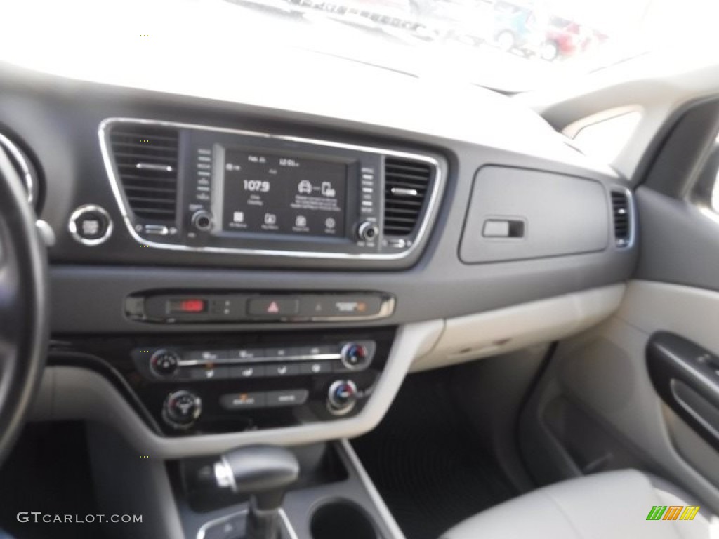2018 Sedona LX - Venetian Red / Dark Graphite photo #16