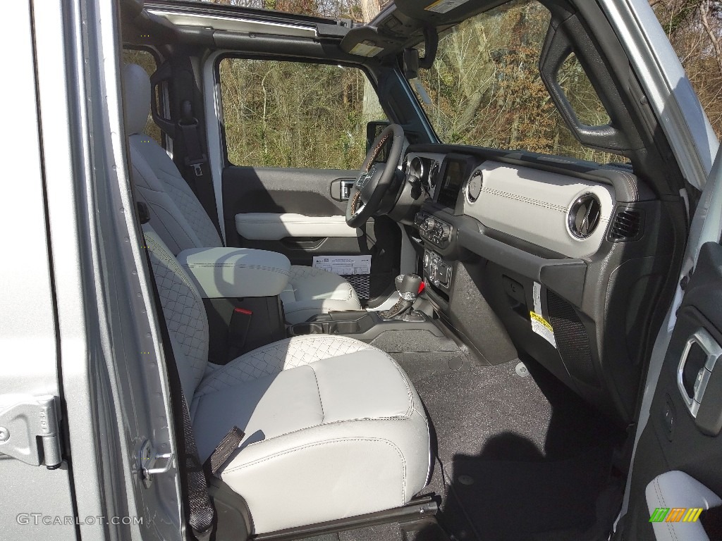 2023 Jeep Wrangler Unlimited High Altitude 4x4 Front Seat Photos