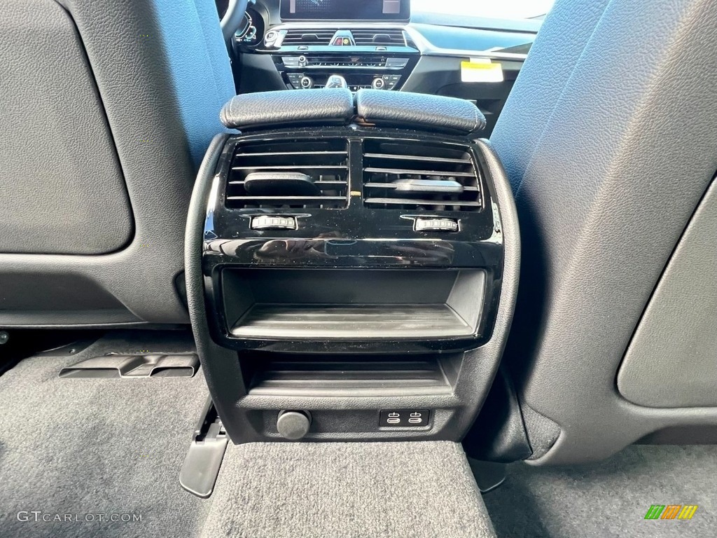2023 5 Series 530e xDrive Sedan - Black Sapphire Metallic / Black photo #6