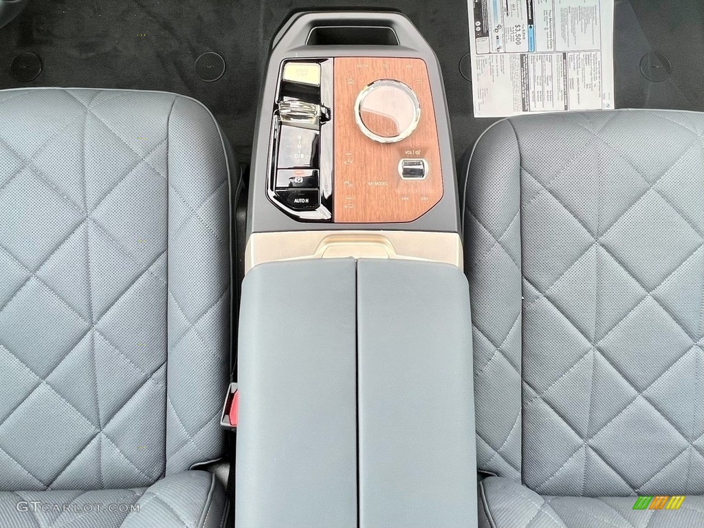 Amido Interior 2023 BMW iX M60 Photo #145671430
