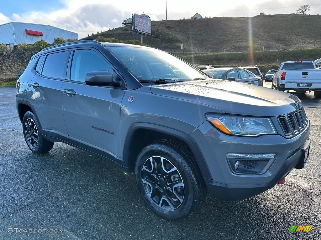 2020 Compass Trailhawk 4x4 - Sting-Gray / Ruby Red/Black photo #1