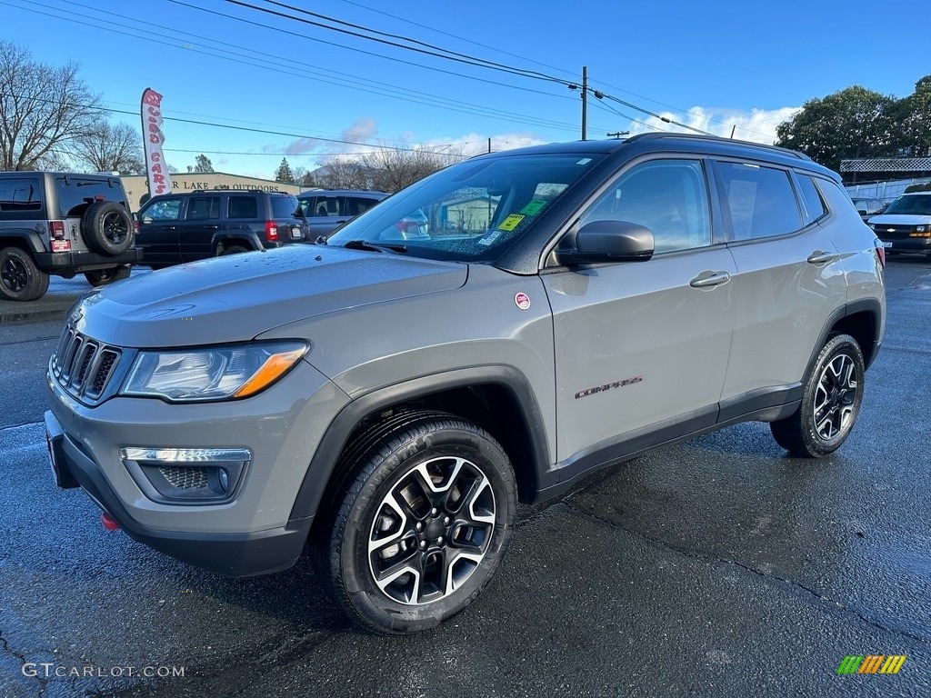 2020 Compass Trailhawk 4x4 - Sting-Gray / Ruby Red/Black photo #3