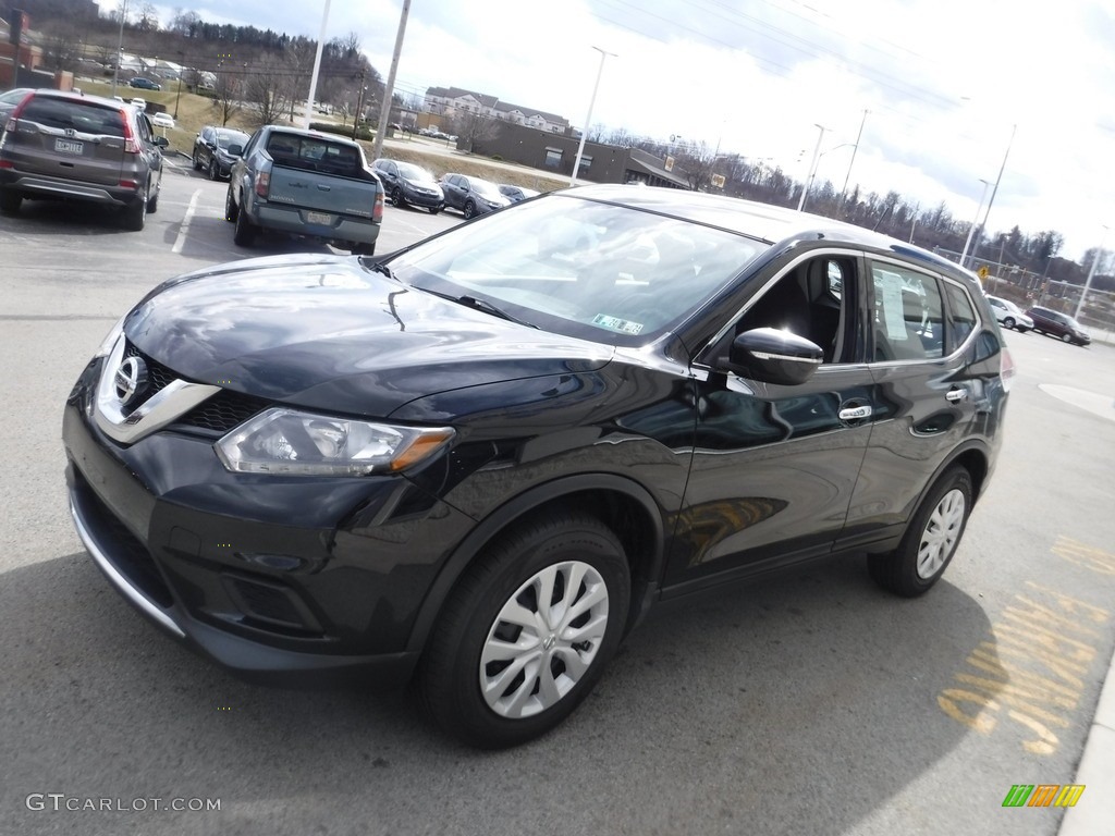 2015 Rogue S AWD - Super Black / Charcoal photo #5