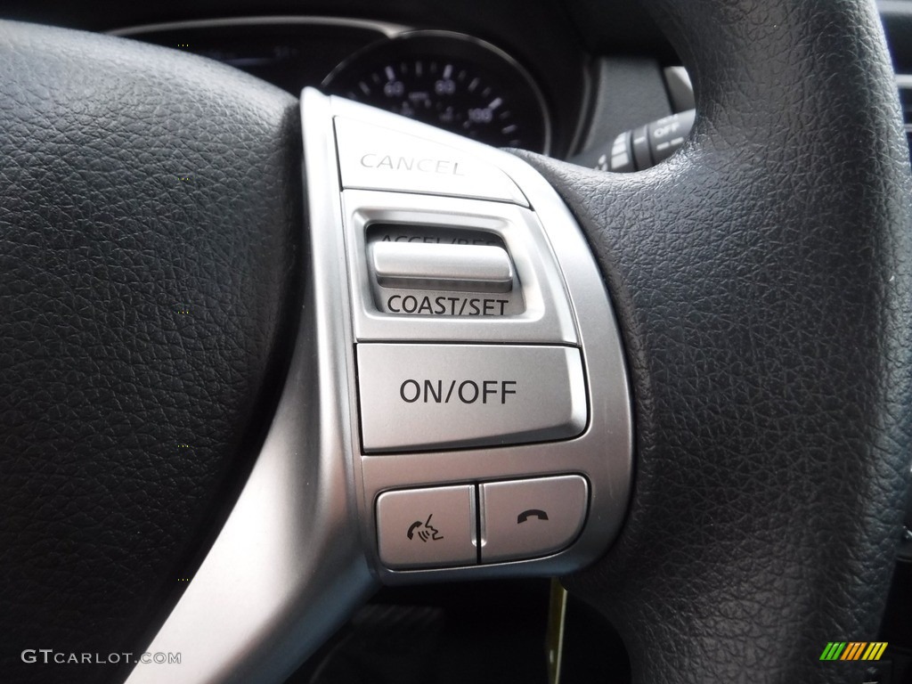 2015 Rogue S AWD - Super Black / Charcoal photo #23