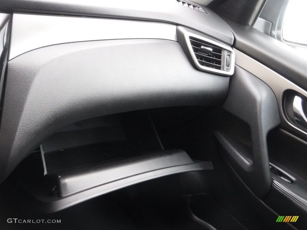 2015 Rogue S AWD - Super Black / Charcoal photo #24