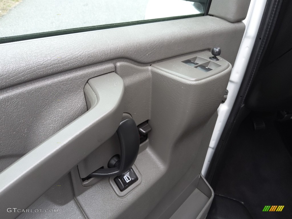 2020 Chevrolet Express 3500 Passenger LT Door Panel Photos