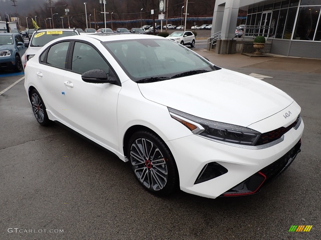 2023 Forte GT - Snow White Pearl / Black photo #2