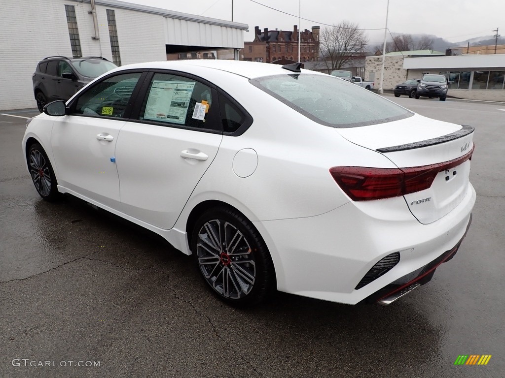 2023 Forte GT - Snow White Pearl / Black photo #6