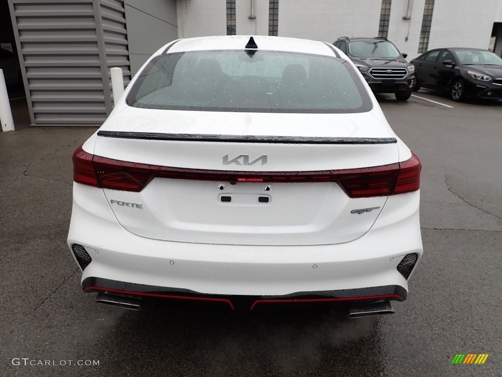 2023 Forte GT - Snow White Pearl / Black photo #7