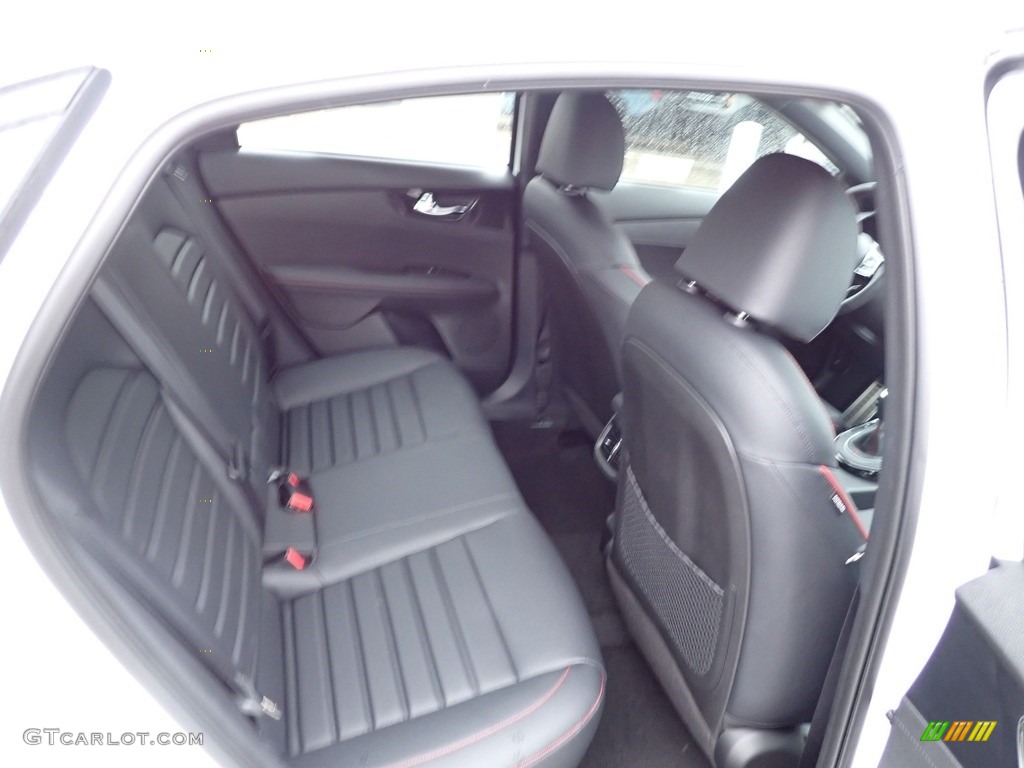 2023 Forte GT - Snow White Pearl / Black photo #10