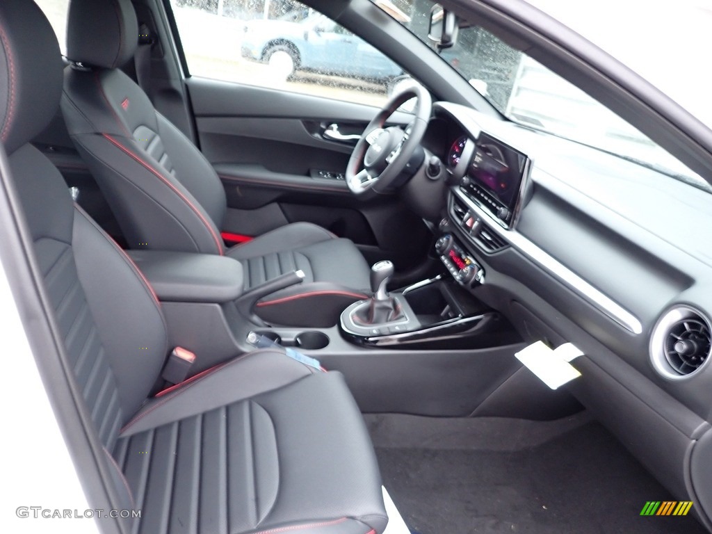 2023 Forte GT - Snow White Pearl / Black photo #11