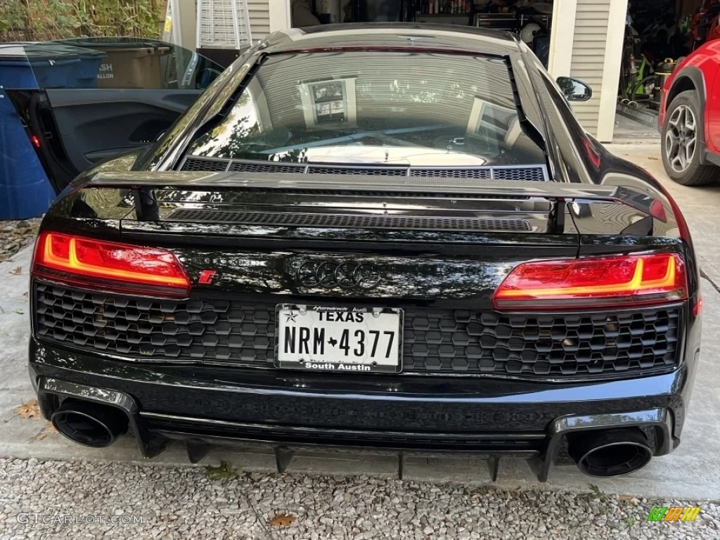 2020 R8 V10 Performance - Mythos Black Metallic / Black/Vegas Yellow Stitching photo #11