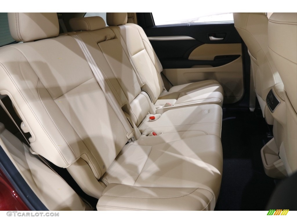 2015 Highlander XLE AWD - Ooh La La Rouge Mica / Almond photo #18