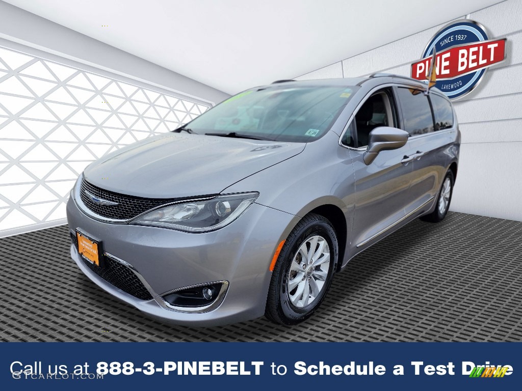 2018 Pacifica Touring L Plus - Billet Silver Metallic / Black/Alloy photo #1