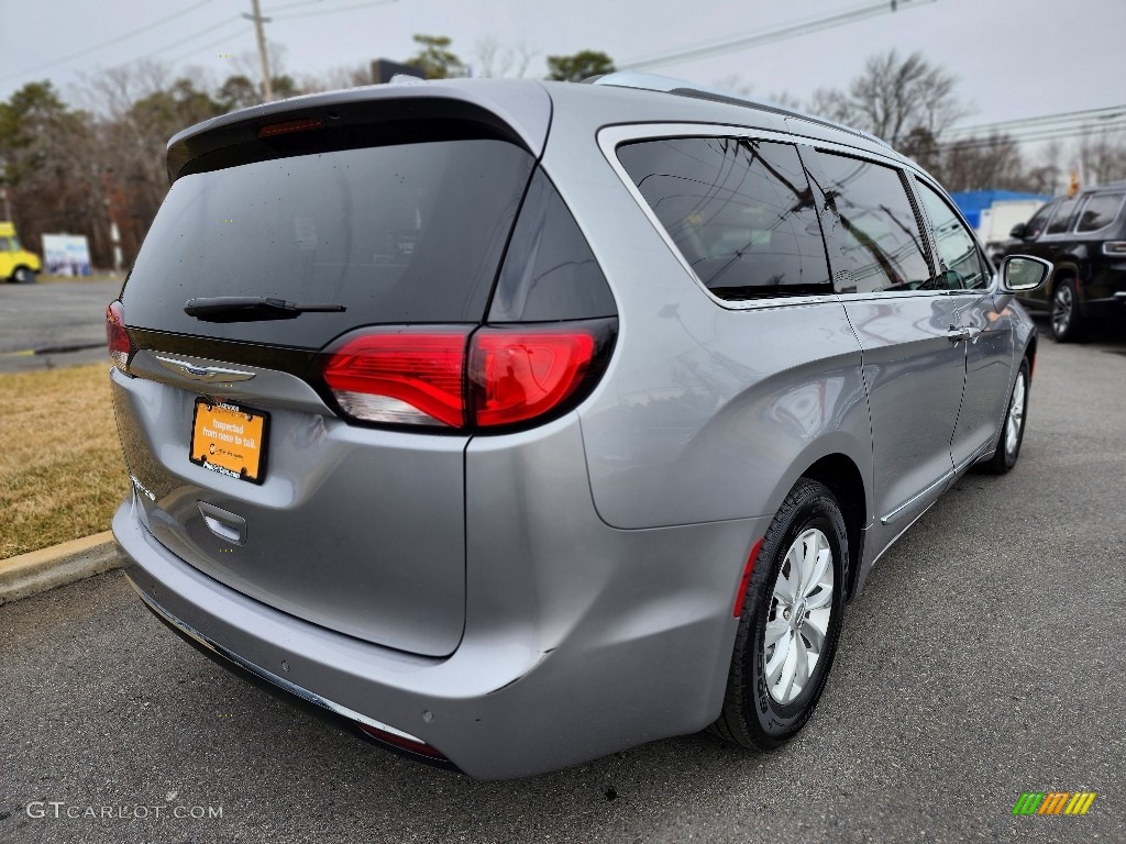 2018 Pacifica Touring L Plus - Billet Silver Metallic / Black/Alloy photo #15