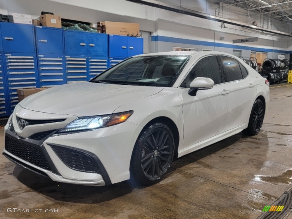 2021 Camry XSE - Wind Chill Pearl / Black photo #2