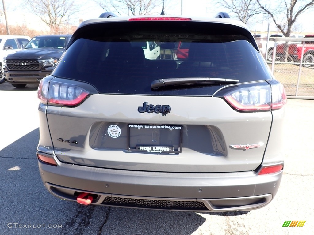 2023 Cherokee Trailhawk 4x4 - Sting-Gray / Black photo #4