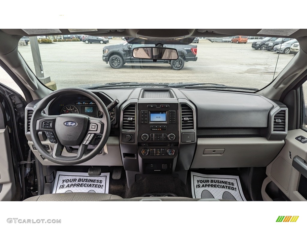 2018 F150 XLT SuperCrew 4x4 - Shadow Black / Earth Gray photo #14