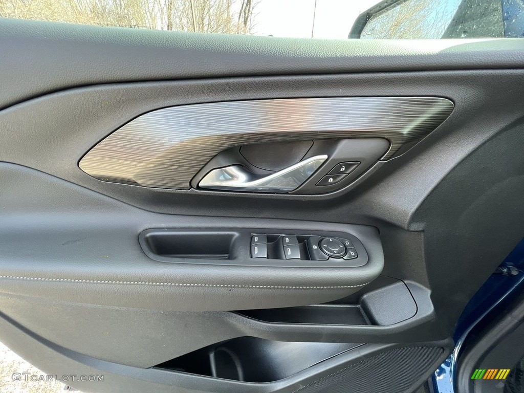 2023 GMC Terrain SLE AWD Jet Black Door Panel Photo #145687091