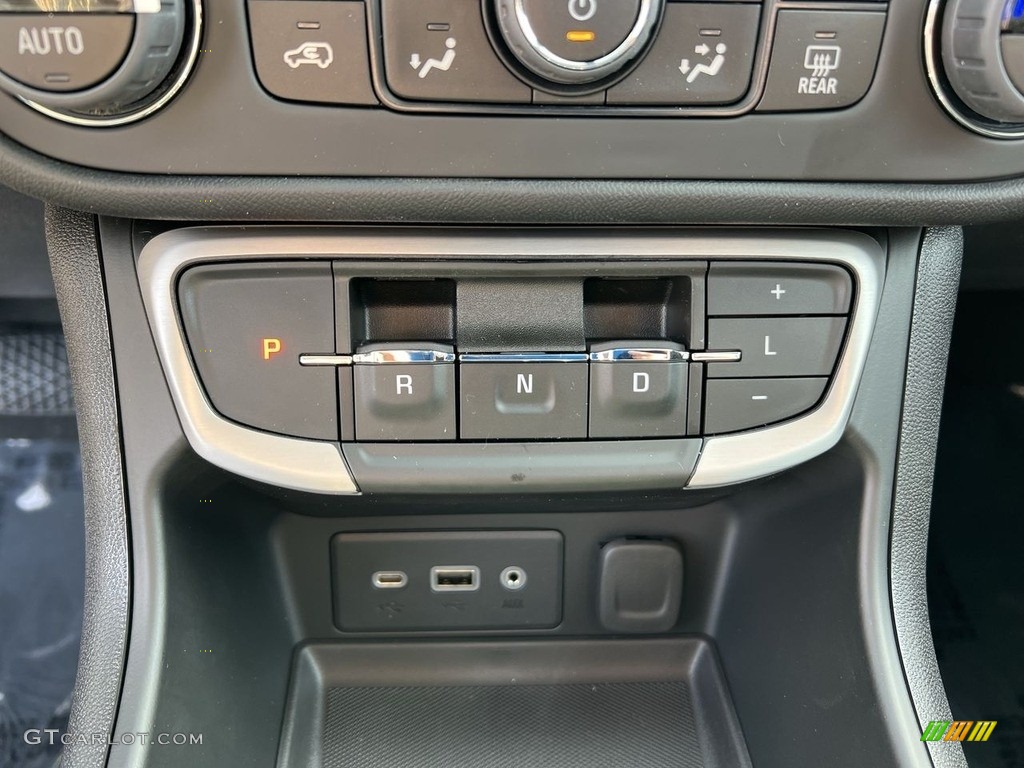 2023 GMC Terrain SLE AWD Controls Photos