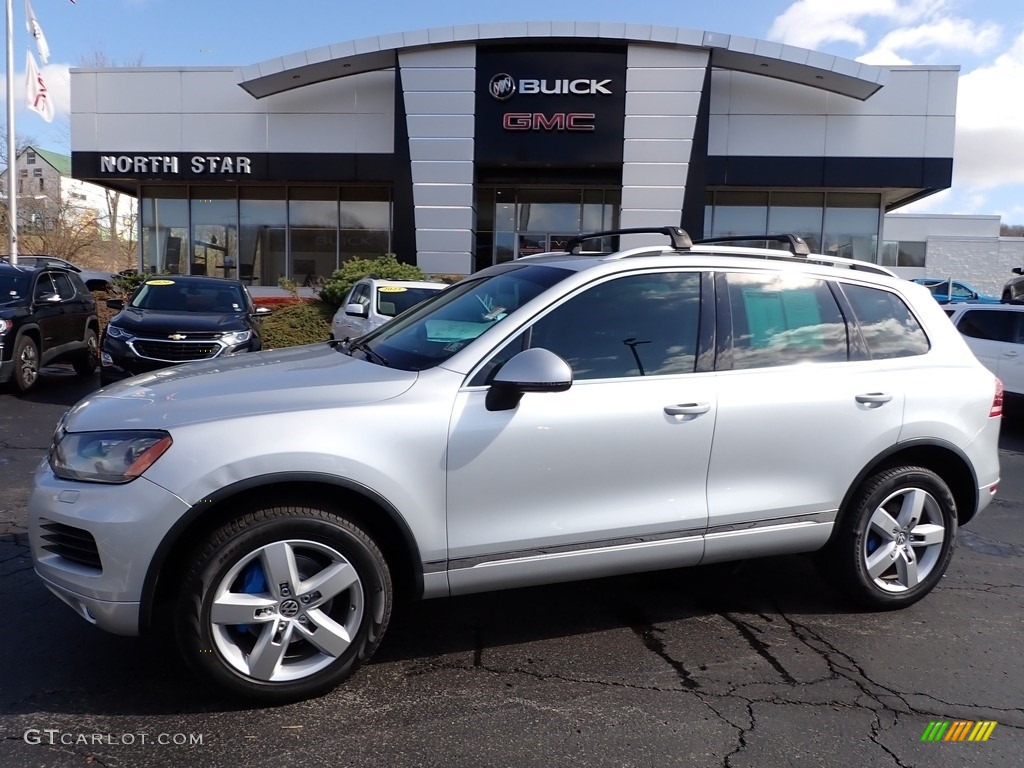 2011 Touareg VR6 FSI Lux 4XMotion - Cool Silver Metallic / Black Anthracite photo #1