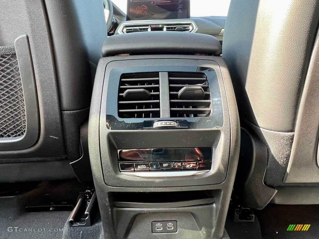 2023 X3 xDrive30i - Black Sapphire Metallic / Black photo #7