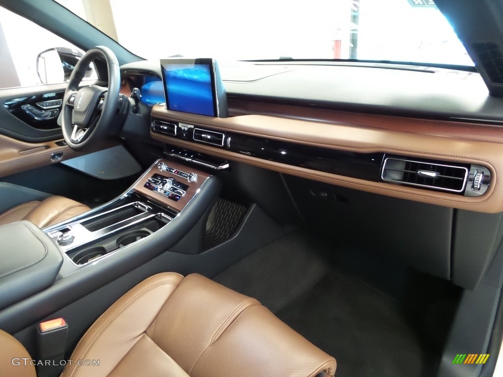 2022 Lincoln Aviator Reserve AWD Dashboard Photos